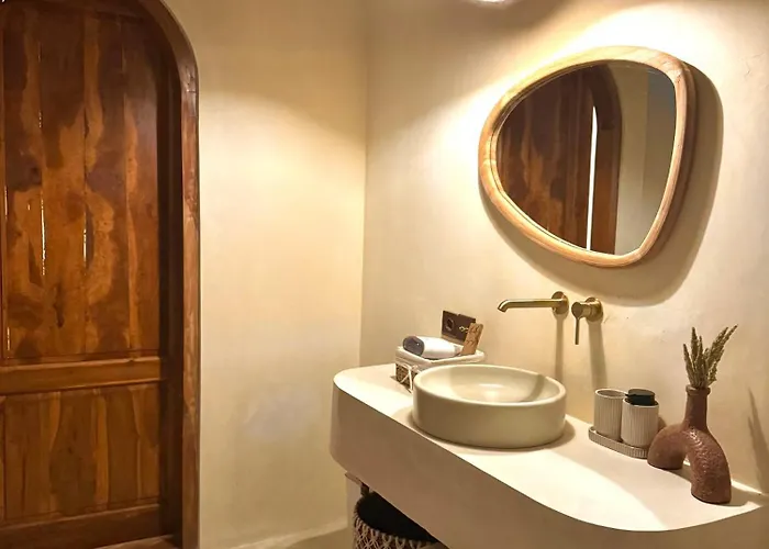 La Royale Nusa Penida Lodge *